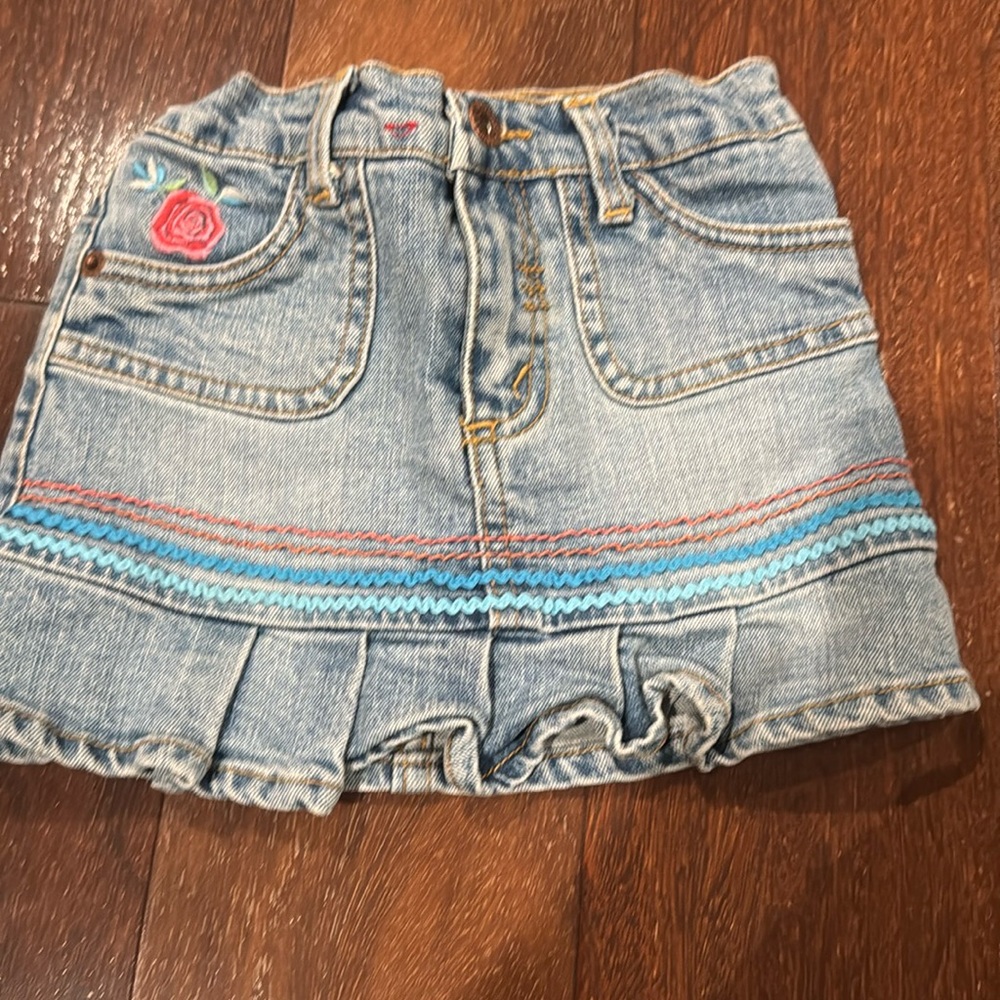 Levi’s Strauss girls skirt size 3t with adjustment waist used once